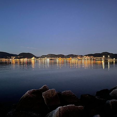 Appartamento Stille Og Landlig, Men Sentrumsnaer Leilighet Namsos Esterno foto