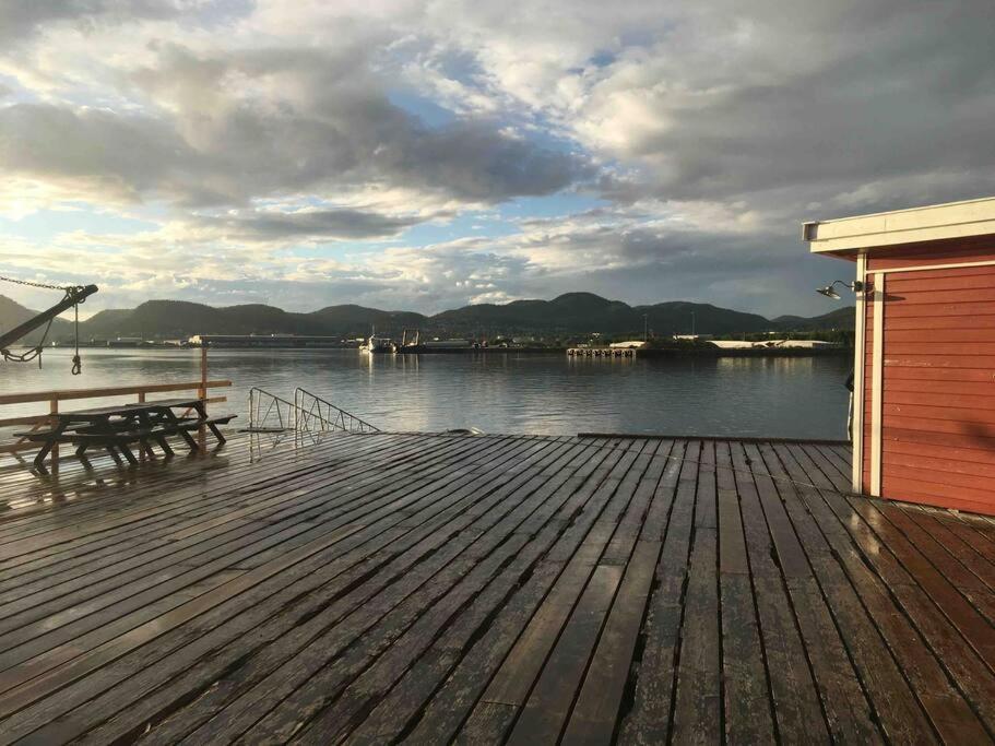 Appartamento Stille Og Landlig, Men Sentrumsnaer Leilighet Namsos Esterno foto