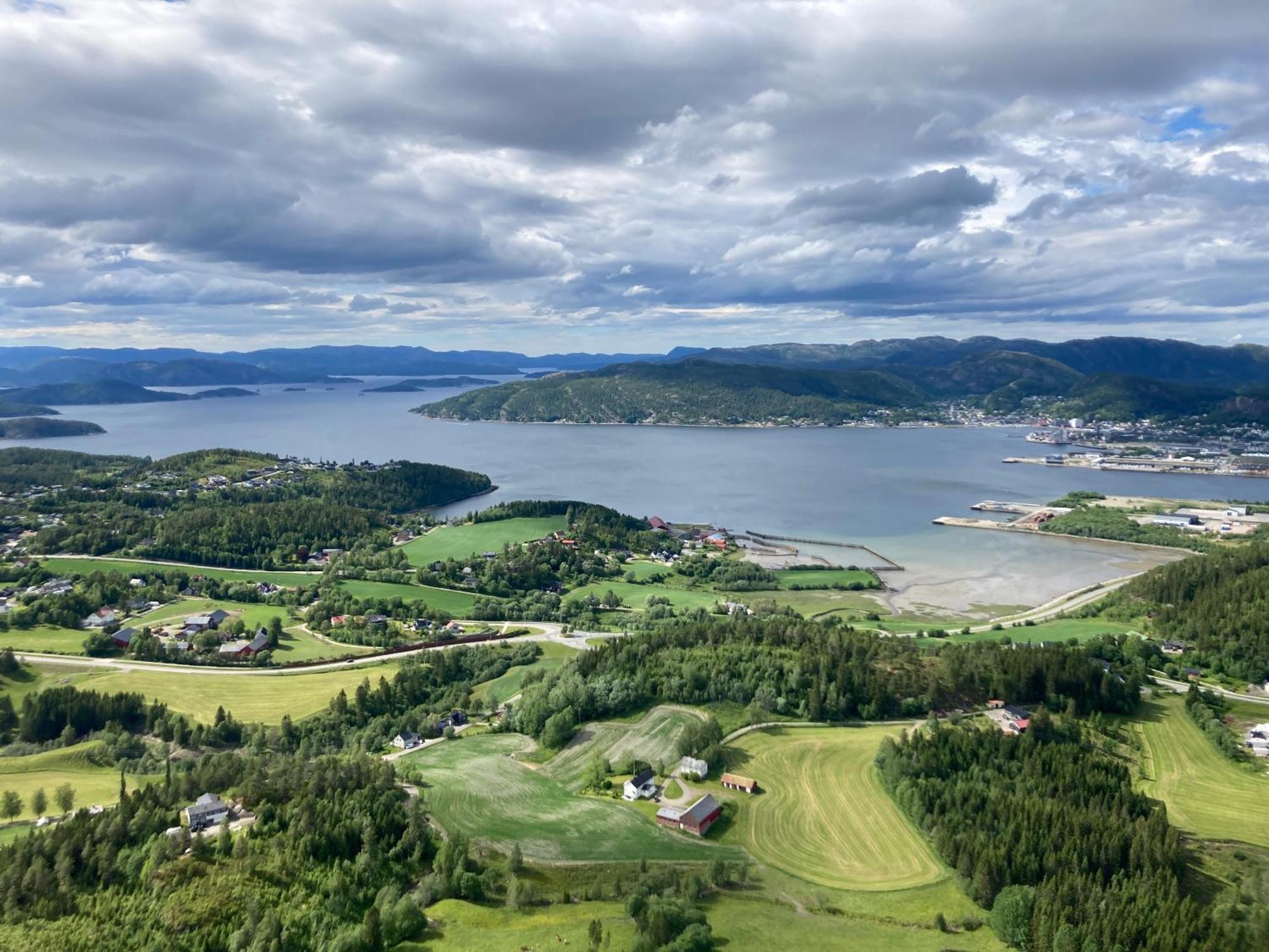 Appartamento Stille Og Landlig, Men Sentrumsnaer Leilighet Namsos Esterno foto